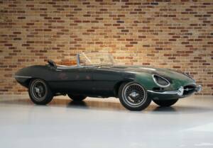 Image 1/28 of Jaguar E-Type 3.8 (1962)