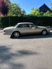 Image 3/31 of Jaguar XJ6 3.2 (1995)