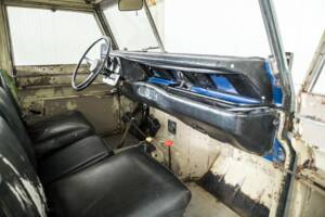 Image 12/50 of Land Rover 109 (1978)