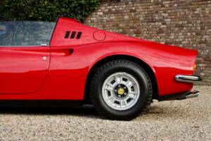 Image 37/50 of Ferrari Dino 246 GTS (1974)