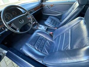 Image 14/24 of Mercedes-Benz 380 SEC (1983)
