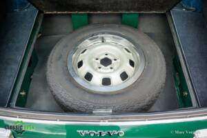 Image 33/34 of Volvo 1800 ES (1972)