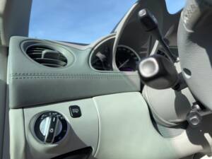 Image 15/89 of Mercedes-Benz SL 500 (2002)