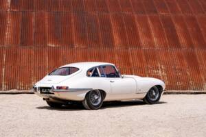 Afbeelding 2/46 van Jaguar E-Type 3.8 (1962)