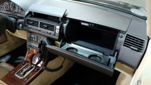 Image 10/26 of Mercedes-Benz 500 SL (1991)