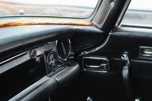 Imagen 27/31 de Mercedes-Benz 280 SL (1970)