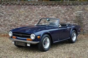 Image 7/50 of Triumph TR 6 PI (1972)