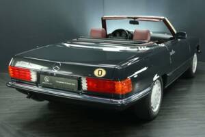 Afbeelding 2/30 van Mercedes-Benz 300 SL (1985)