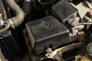Afbeelding 26/48 van BMW 325i (1990)