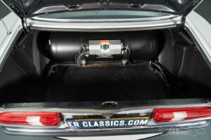 Image 19/19 of Mercedes-Benz 250 (1978)