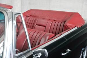 Image 24/50 of Mercedes-Benz 220 SE b (1962)