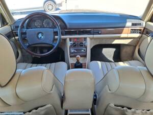 Image 5/50 of Mercedes-Benz 300 SE (1990)