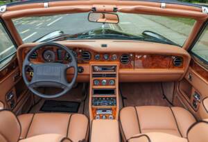 Image 17/29 of Rolls-Royce Corniche IV (1993)