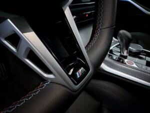Image 24/34 of BMW M3 Competition Touring xDrive (2025)