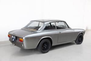 Imagen 33/36 de Alfa Romeo Giulia 1600 GT Junior (1973)