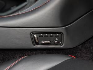 Immagine 60/72 di Aston Martin Vanquish Volante (2016)