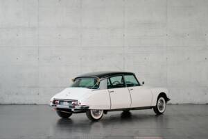 Bild 41/50 von Citroën DS 21 Pallas (1966)