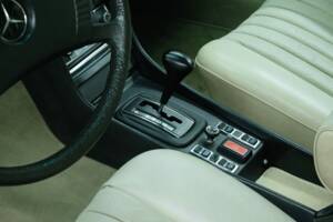 Image 41/50 de Mercedes-Benz 450 SEL 6,9 (1976)