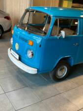 Bild 5/47 von Volkswagen T2b Kleinbus (1977)