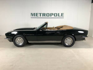 Immagine 2/32 di Aston Martin V8 Volante (1982)