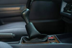 Afbeelding 27/44 van Mercedes-Benz 190 E (1987)