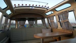 Image 24/26 of Volkswagen T1 Brasil &quot;Samba&quot; (1975)