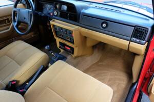 Image 27/75 de Volvo 240 (1986)