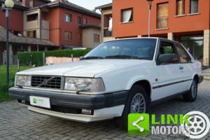 Image 4/10 of Volvo 780 Bertone (1987)