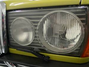 Bild 62/71 von Mercedes-Benz 250 (1979)