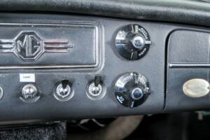 Afbeelding 28/50 van MG MGB (1965)