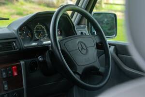 Bild 26/39 von Mercedes-Benz 300 GE (lang) (1995)