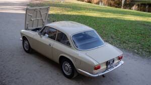 Image 41/54 of Alfa Romeo Giulia GT 1300 Junior (1972)