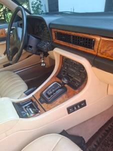 Imagen 2/5 de Jaguar XJ 40 4.0 (1992)