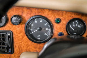 Bild 19/50 von MG RV8 (1993)