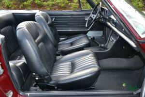 Immagine 20/38 di Peugeot 504 Convertible (1970)