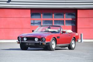 Immagine 1/26 di Aston Martin V8 Volante (1988)