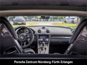 Image 26/50 of Porsche 718 Cayman GT4 RS Weissach (2025)