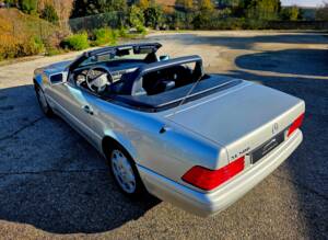 Bild 12/38 von Mercedes-Benz SL 500 (1998)