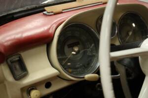 Immagine 45/50 di BMW 503 (1957)