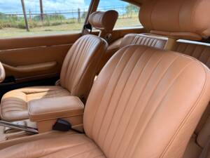 Bild 8/17 von Jaguar E-Type V12 (2+2) (1973)