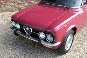 Bild 26/50 von Alfa Romeo Giulia Nuova Super 1300 (1975)