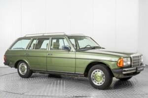 Afbeelding 5/50 van Mercedes-Benz 200 T (1982)