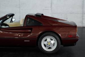 Bild 39/50 von Ferrari 328 GTS (1988)