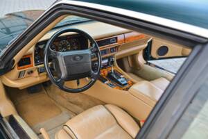 Image 36/55 de Jaguar XJS 6.0 (1994)