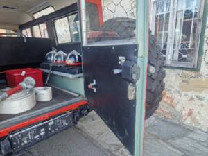 Image 41/54 of Land Rover 109 (1970)