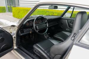 Bild 17/31 von Porsche 911 Carrera 4 (1990)