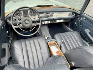 Image 20/36 of Mercedes-Benz 280 SL (1969)