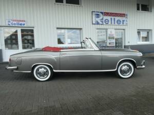 Image 8/23 of Mercedes-Benz 220 SE Cabriolet (1959)