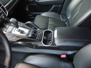 Imagen 47/97 de Porsche Cayenne Turbo (2011)