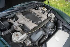 Image 16/17 of Aston Martin V12 Vanquish (2004)